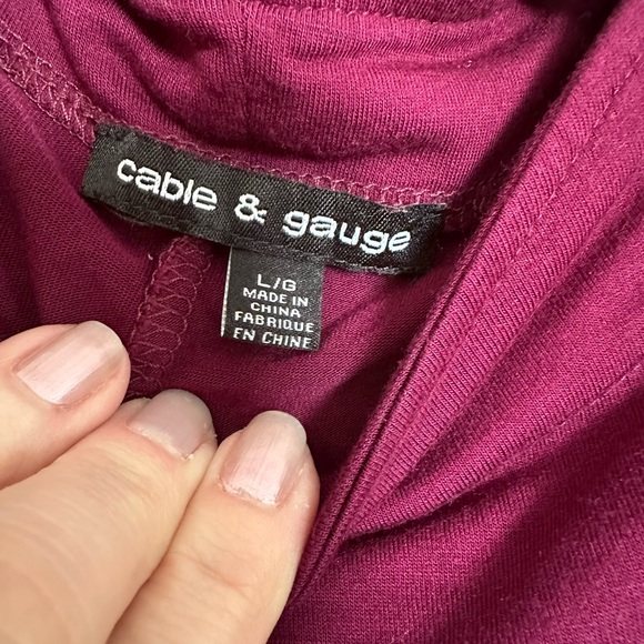 Cable and Gauge knit top size L - Picture 3 of 3